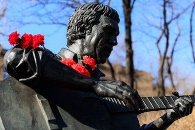 Памятник Владимиру Высоцкому во Владивостоке Евгений  Кулешов, ИА PrimaMedia.ru
