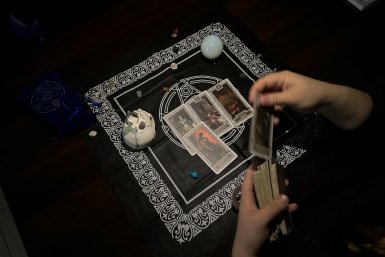 Скинут тяжкий груз с плеч: 3 знака зодиака разберутся с прошлым до конца 2026 года