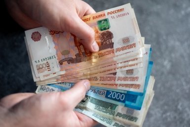 У семьи появляется полтора года, чтобы спокойно ухаживать за малышом, не думая о ежемесячных платежах. Илья Аверьянов, ИА PrimaMedia.ru